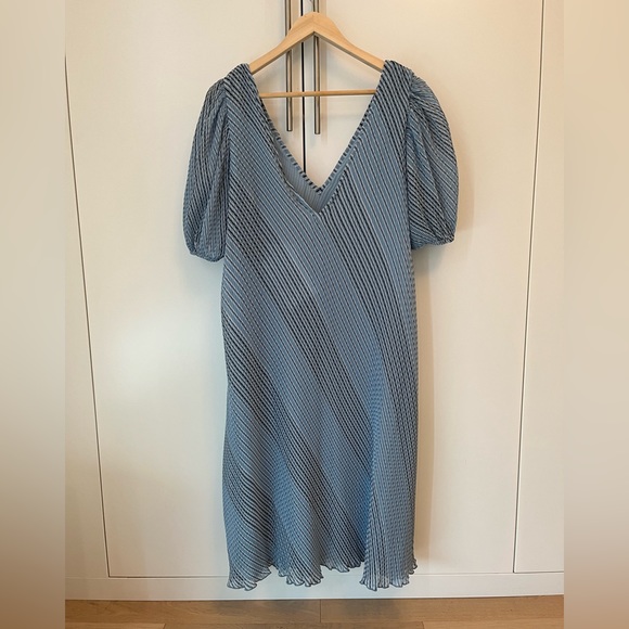 NWT Ganni pleated chiffon striped dress - Picture 4 of 9